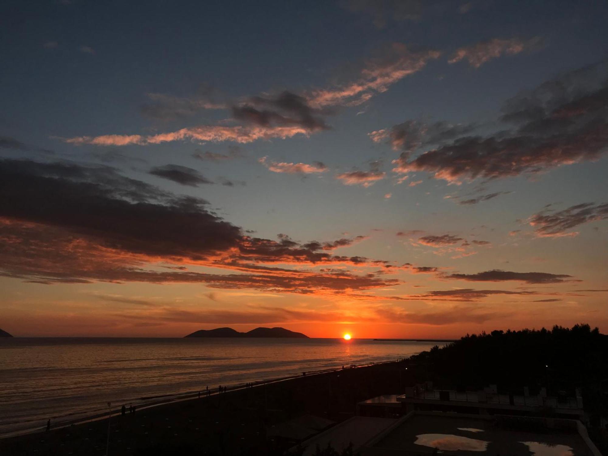Corazon Guest House Vlorë エクステリア 写真